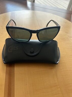 Vintage Ray-Ban Cat- predator series Sunglasses Black Frames with Green Lenses